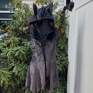 Dark in love dress nwot lg